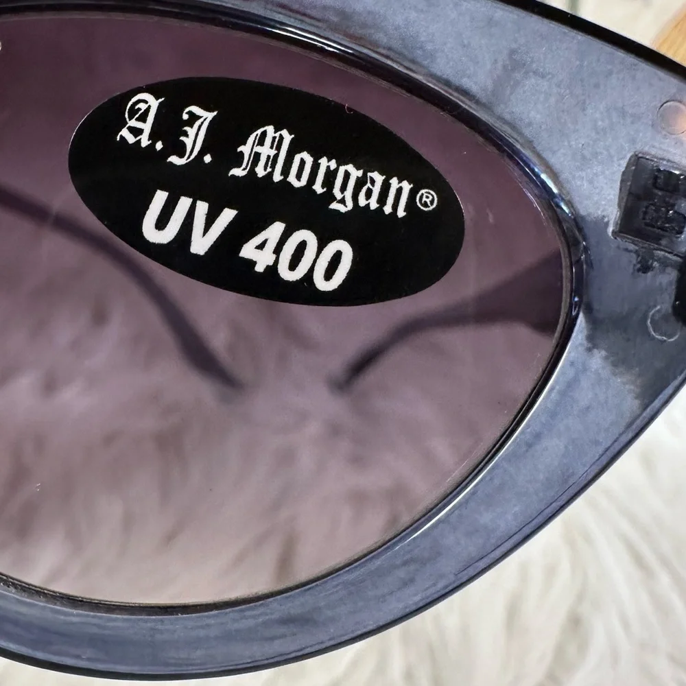 AJ Morgan • Filter Cat 3 My Melody Sunglasses in Crystal Blue